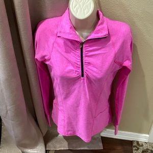 Champion brand Womens 1/2 zip workout top. Size XS